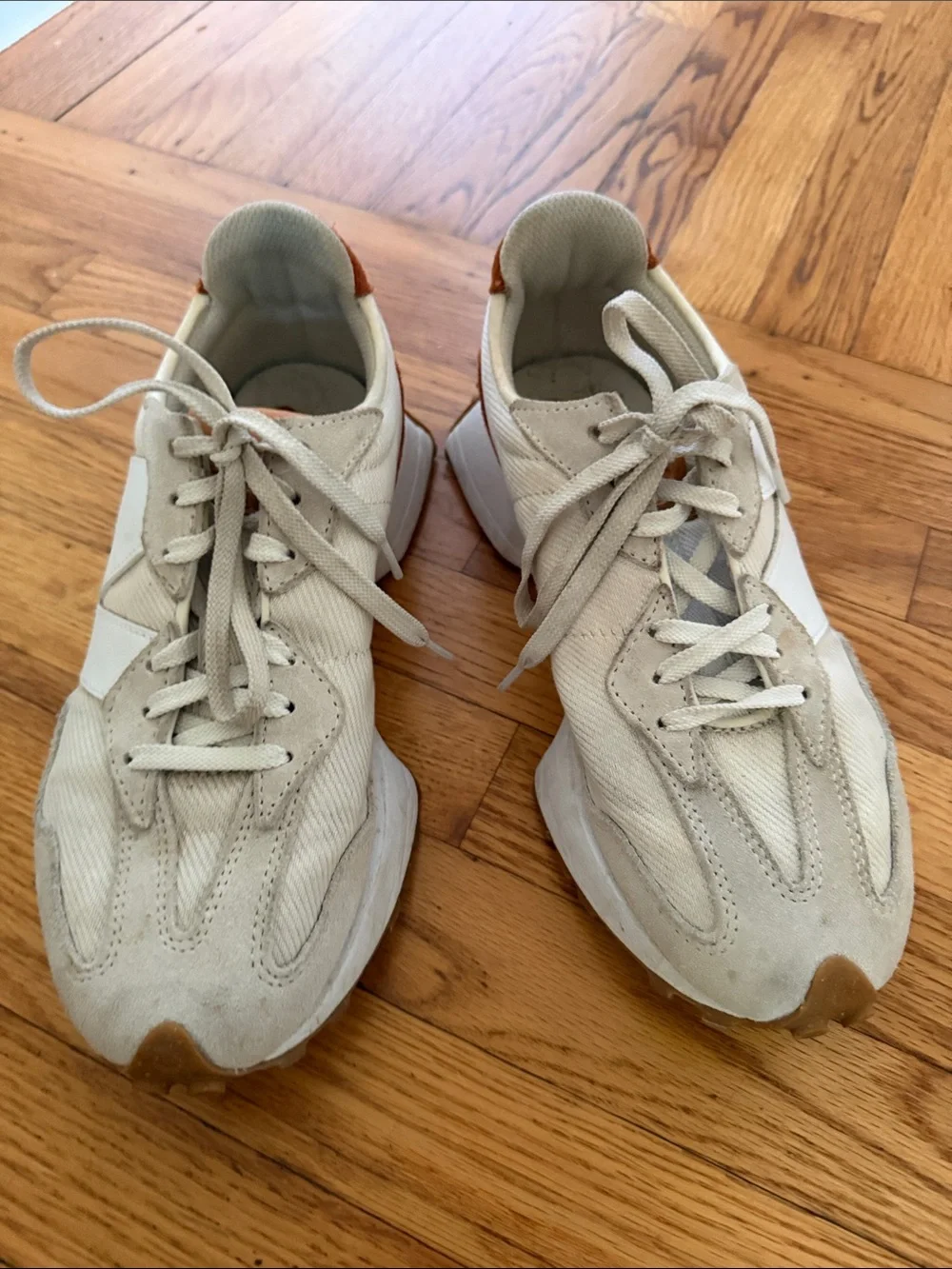 Women’s New Balance 327 sneakers
